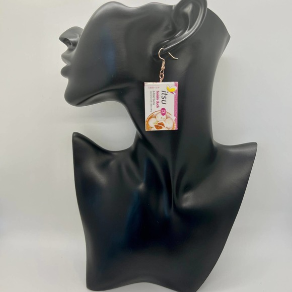 Mini Brands Earrings - Itsu Hoisin Duck Bao Buns Earrings - Mini Brands Earrings - Picture 5 of 6